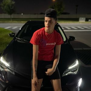 Meet your Posher, Ely